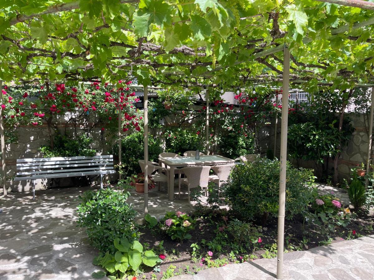 Mari Guest House Telavi Exterior photo