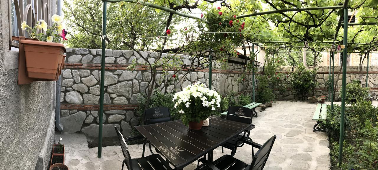 Mari Guest House Telavi Exterior photo